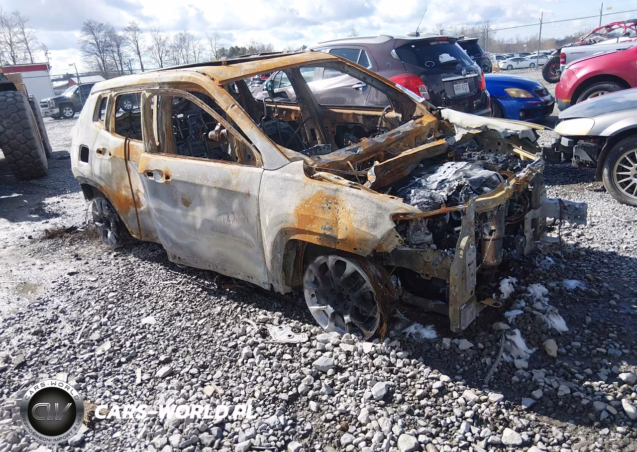2024 Jeep Compass Latitude Lux Fwd – zdjęcie 1 z 15