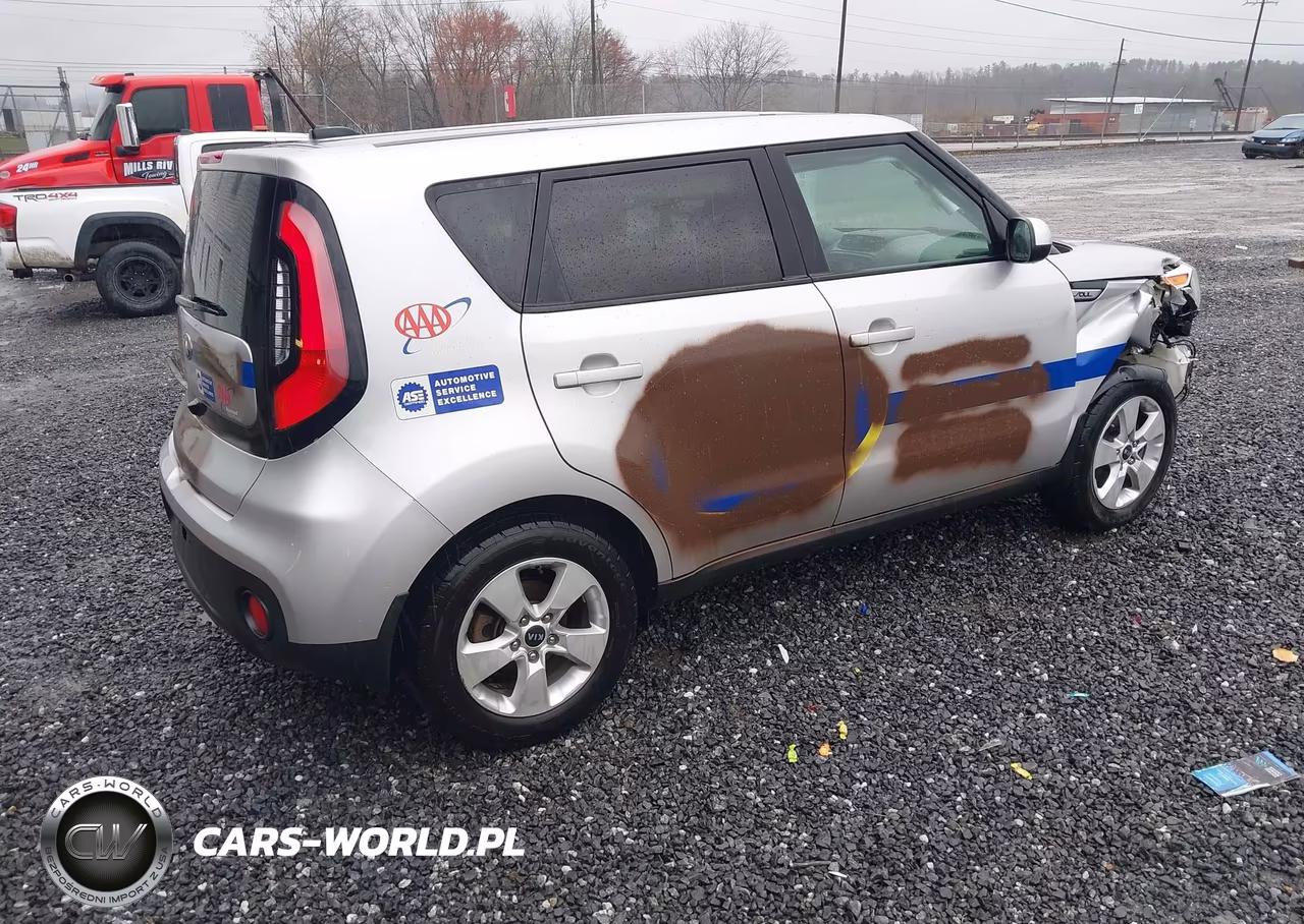 2017 Kia Soul ! VIN:KNDJN2A27H7451883 - 4