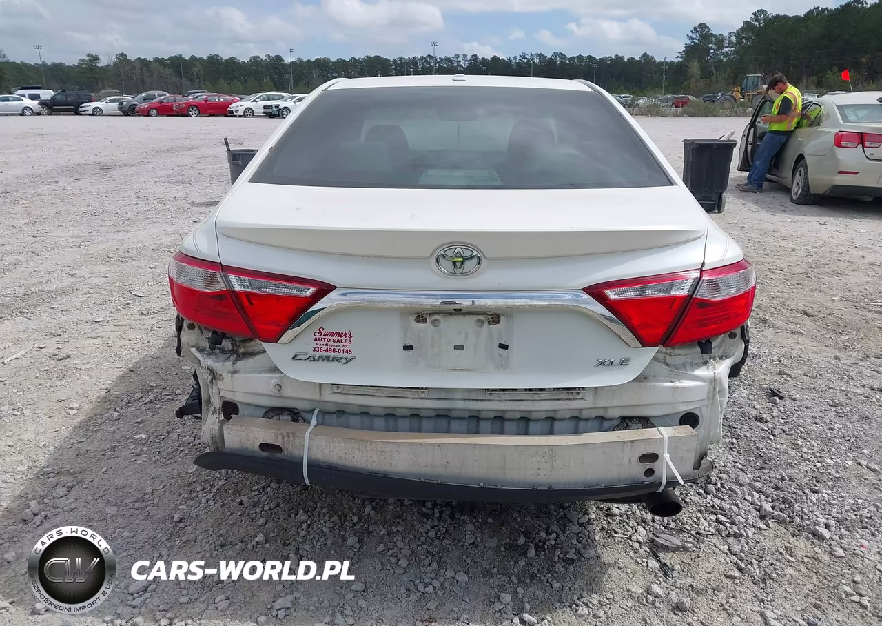 2015 Toyota Camry Xle VIN:4T1BF1FK6FU476742 - 16
