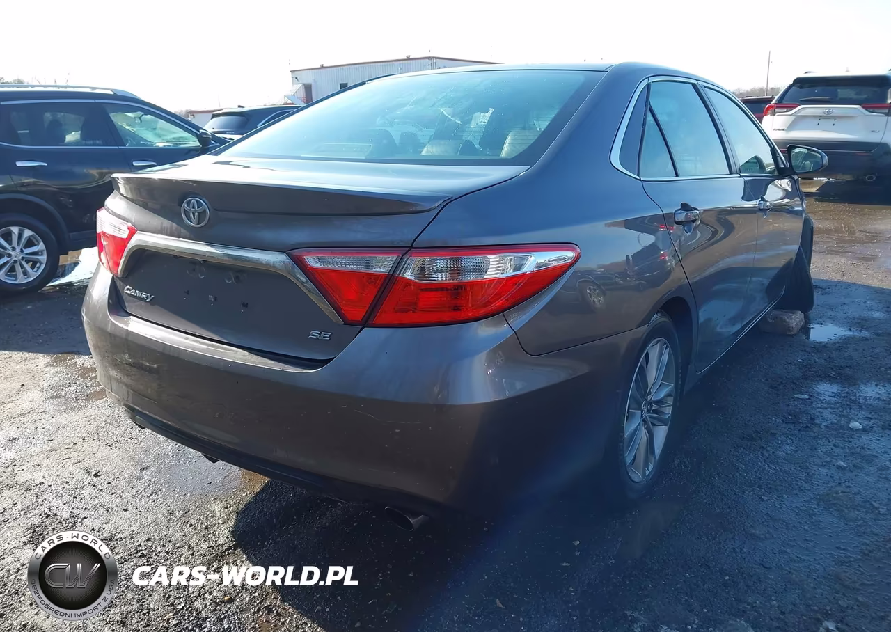2017 Toyota Camry Se VIN:4T1BF1FK4HU648477 - 4