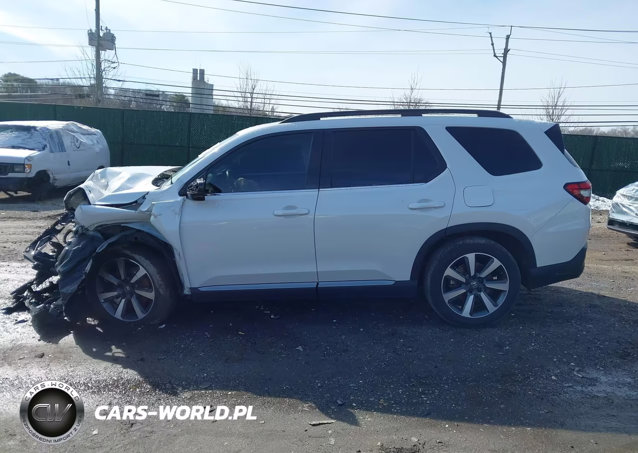 2025 Honda Pilot Touring VIN:5FNYG1H76SB099319 - 14