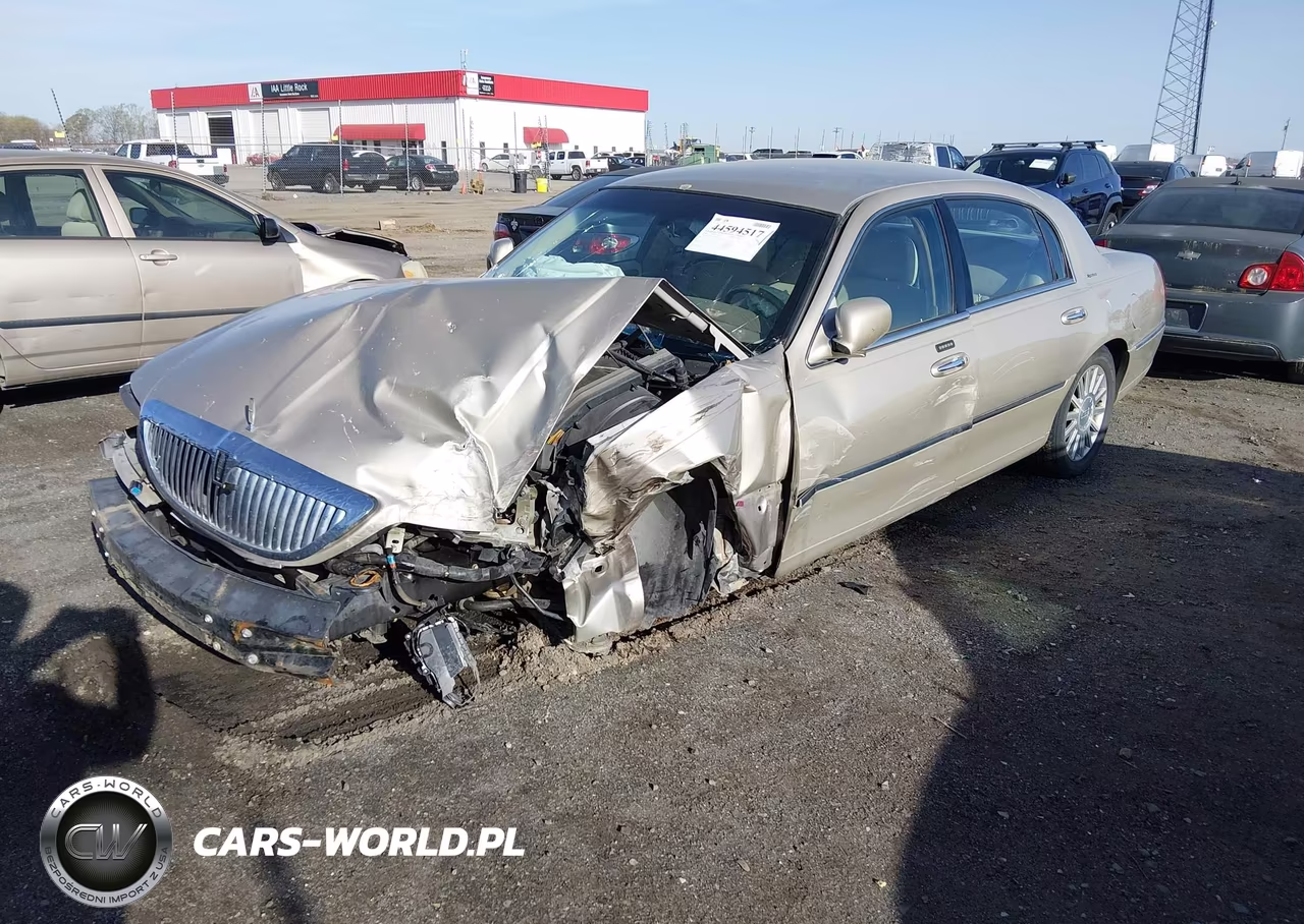 2004 Lincoln Town Car Signature VIN:1LNHM81W14Y636227 - 2