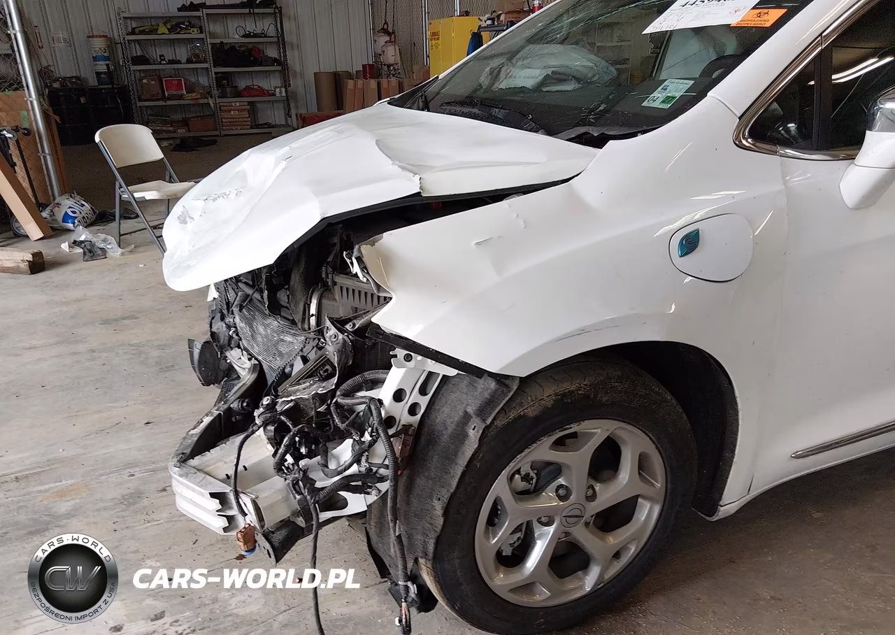 2021 Chrysler Pacifica Hybrid Limited VIN:2C4RC1S7XMR510723 - 13