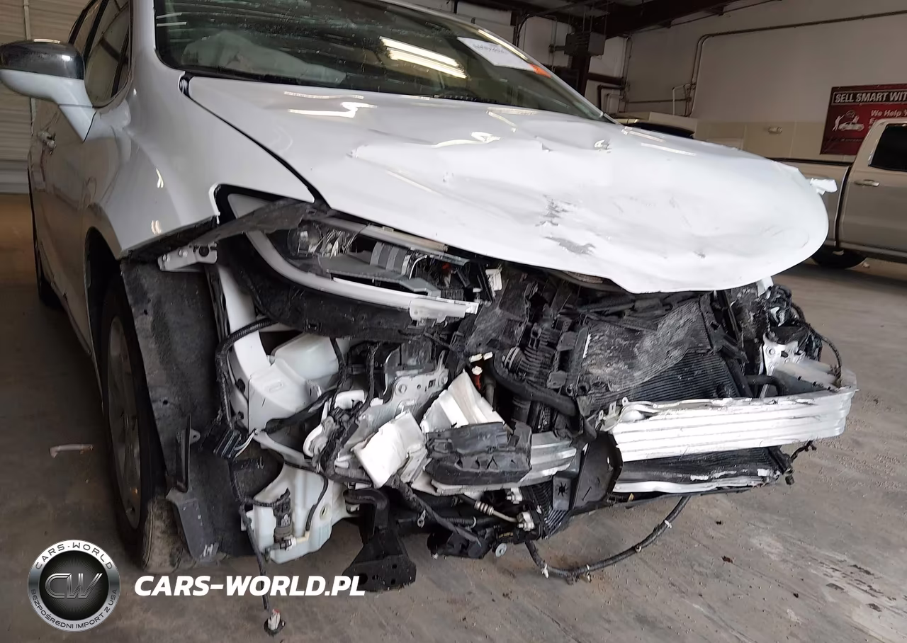 2021 Chrysler Pacifica Hybrid Limited VIN:2C4RC1S7XMR510723 - 15