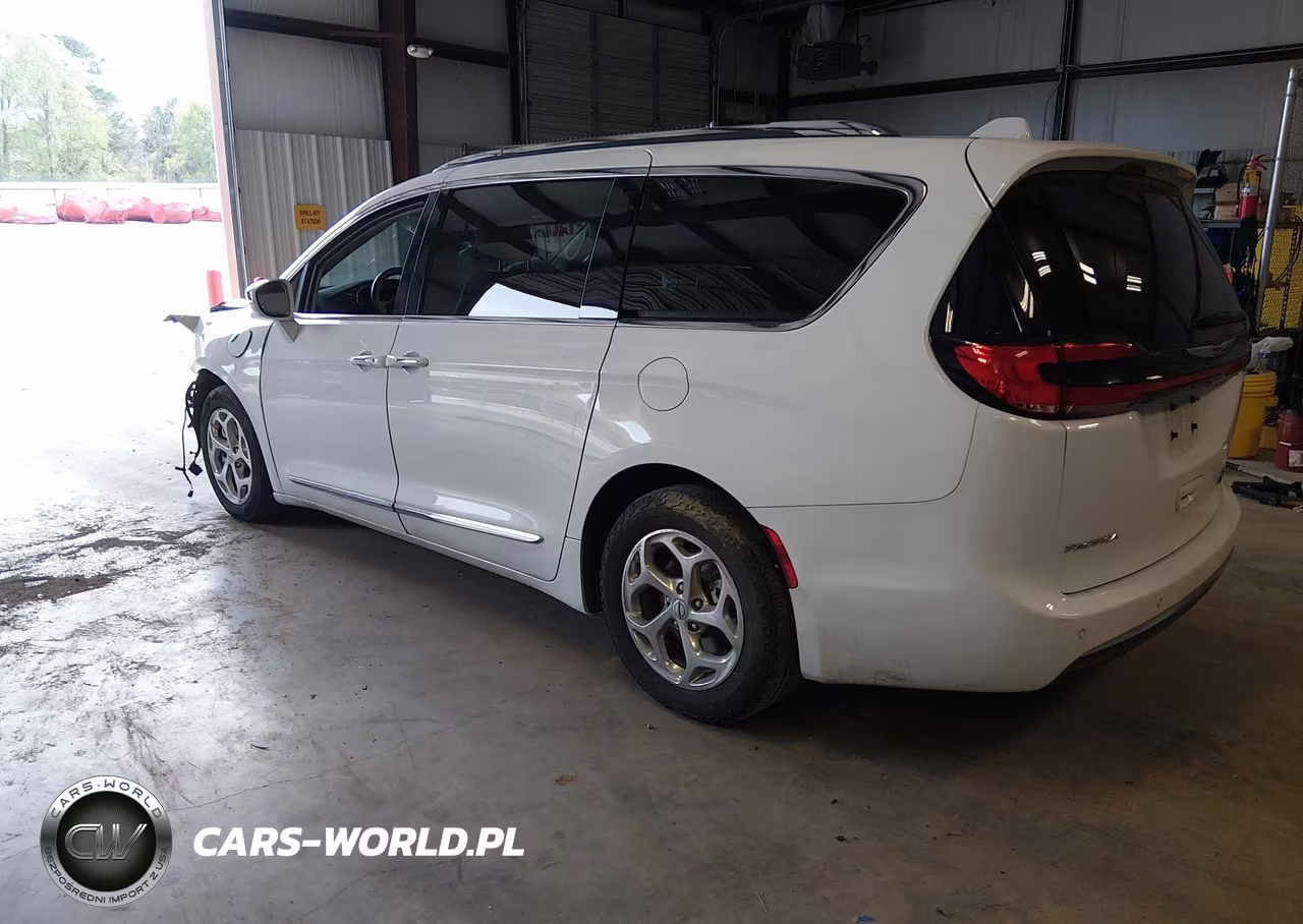 2021 Chrysler Pacifica Hybrid Limited VIN:2C4RC1S7XMR510723 - 3