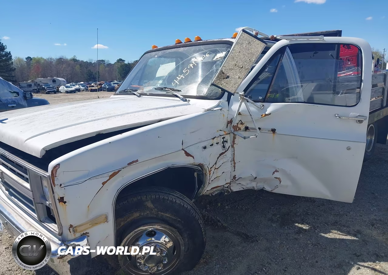 1988 Chevrolet R30 VIN:1GBHR34K6JJ106846 - 11