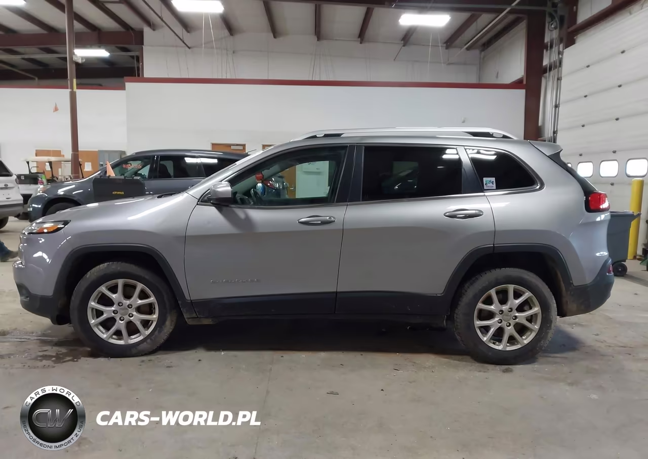2016 Jeep Cherokee Latitude VIN:1C4PJMCB0GW117519 - 15