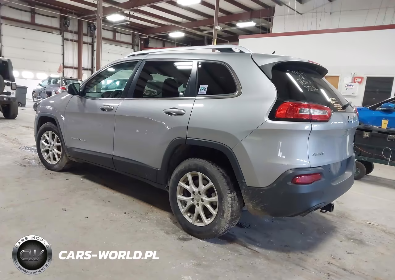 2016 Jeep Cherokee Latitude VIN:1C4PJMCB0GW117519 - 3