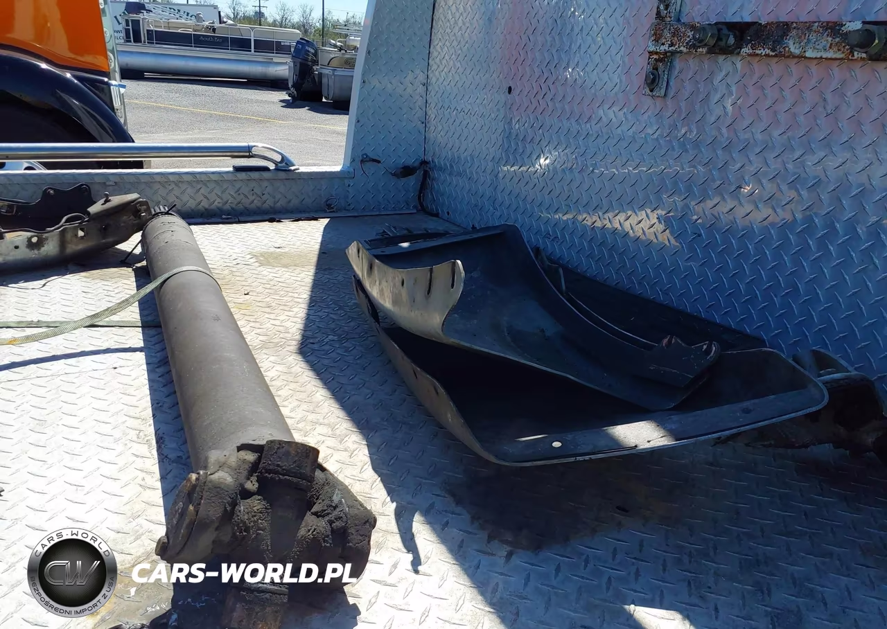 2005 Freightliner Sport Chassis 106 VIN:1FVAFCDD85HU50624 - 12