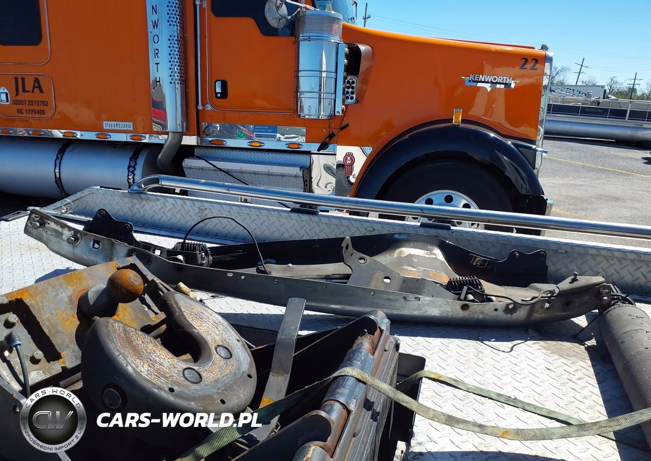 2005 Freightliner Sport Chassis 106 VIN:1FVAFCDD85HU50624 - 14