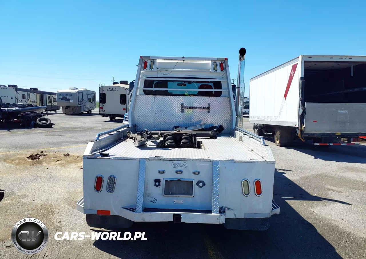 2005 Freightliner Sport Chassis 106 VIN:1FVAFCDD85HU50624 - 19
