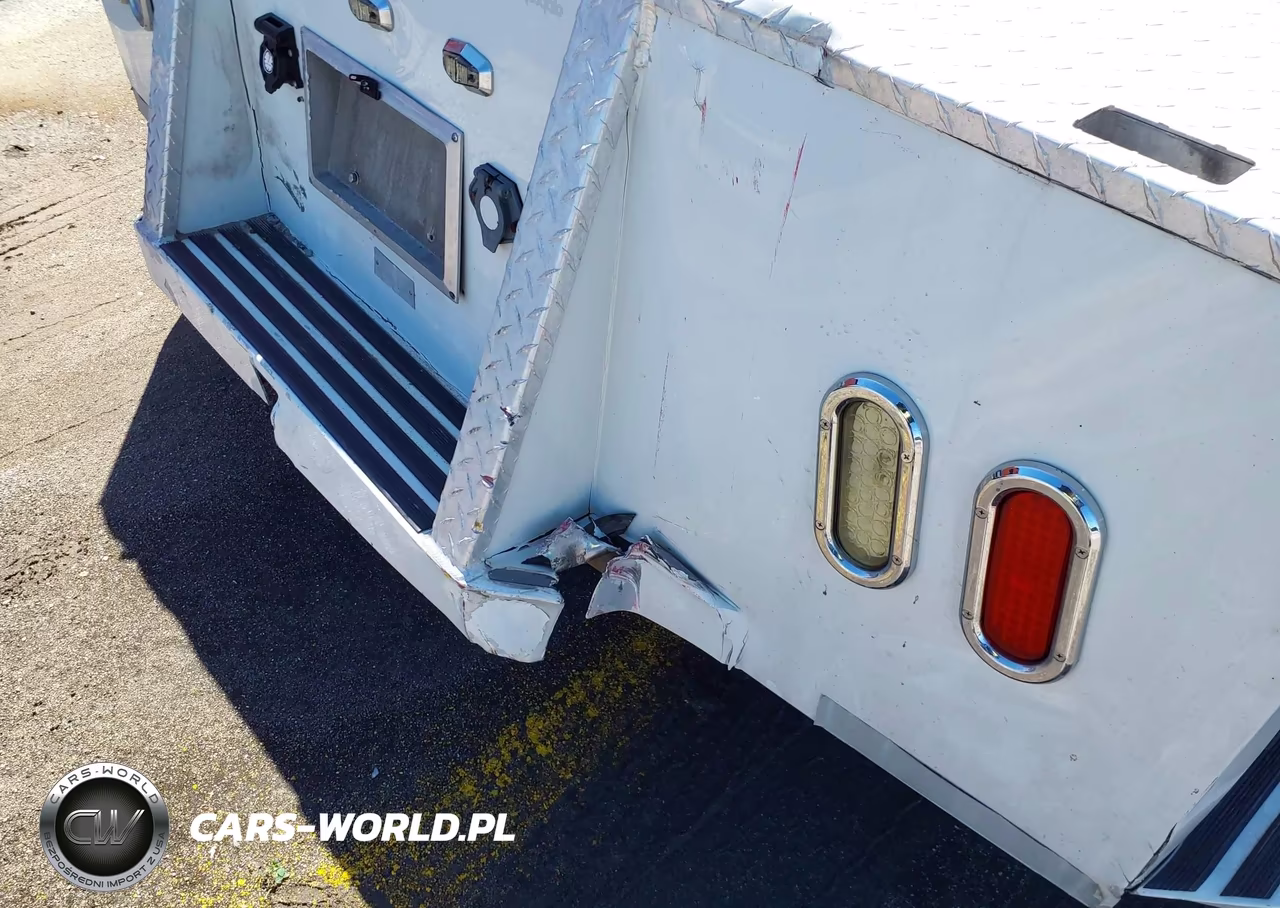 2005 Freightliner Sport Chassis 106 VIN:1FVAFCDD85HU50624 - 20