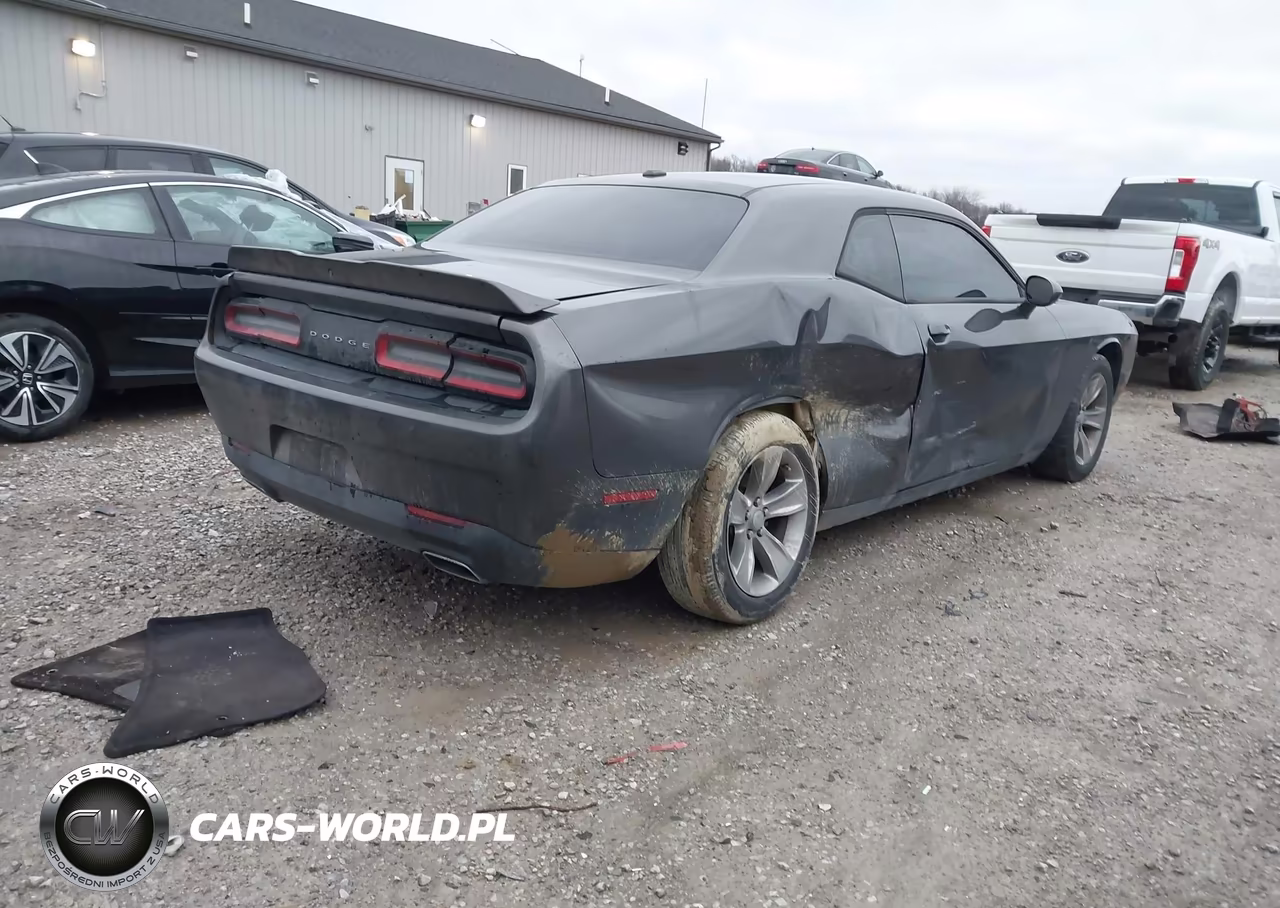 2018 Dodge Challenger Sxt VIN:2C3CDZAG6JH128536 - 4