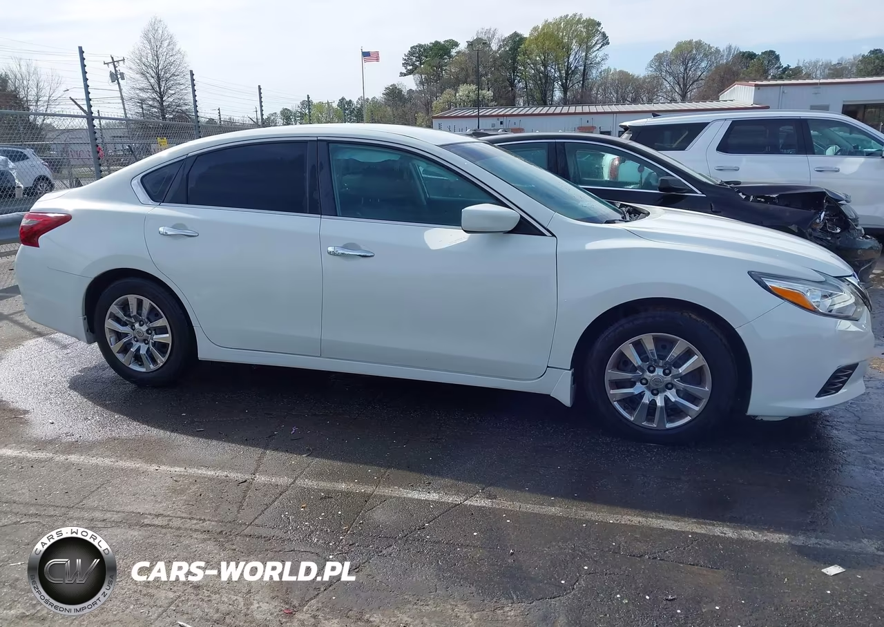 2018 Nissan Altima 2.5 S VIN:1N4AL3AP2JC243582 - 13