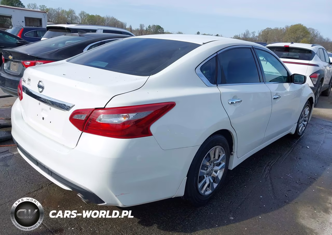 2018 Nissan Altima 2.5 S VIN:1N4AL3AP2JC243582 - 4