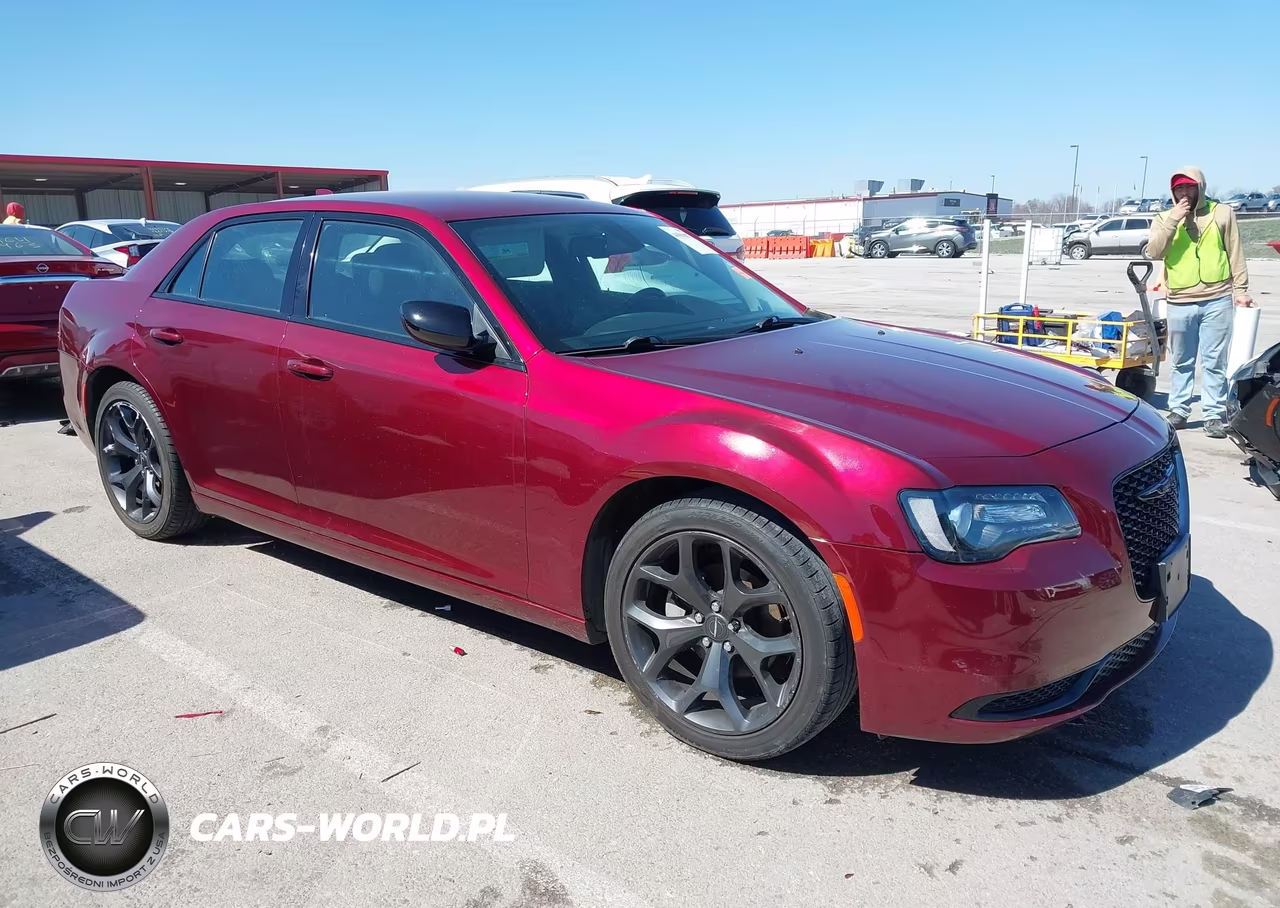 2021 Chrysler 300 Touring – zdjęcie 1 z 17