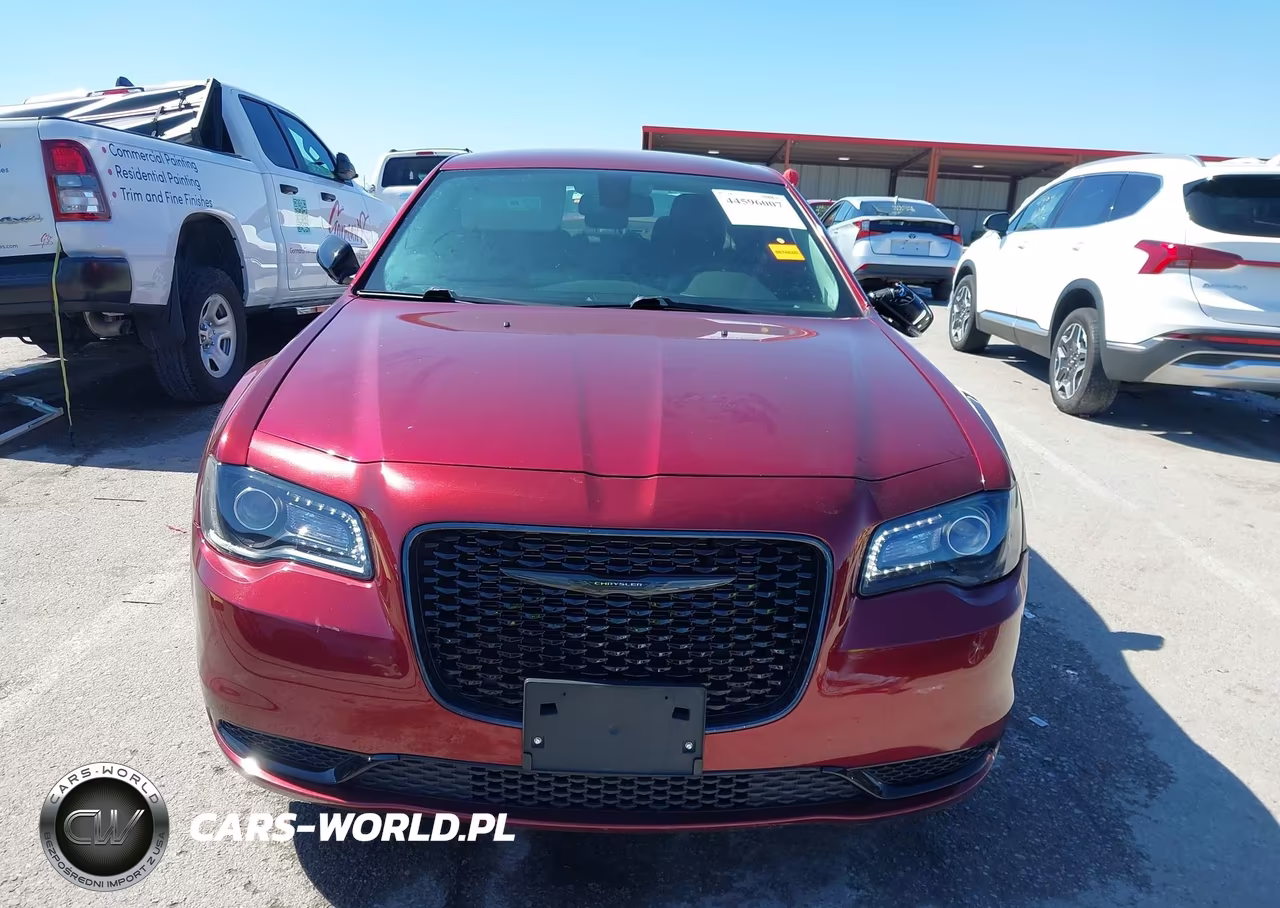 2021 Chrysler 300 Touring VIN:2C3CCAAG6MH562979 - 12