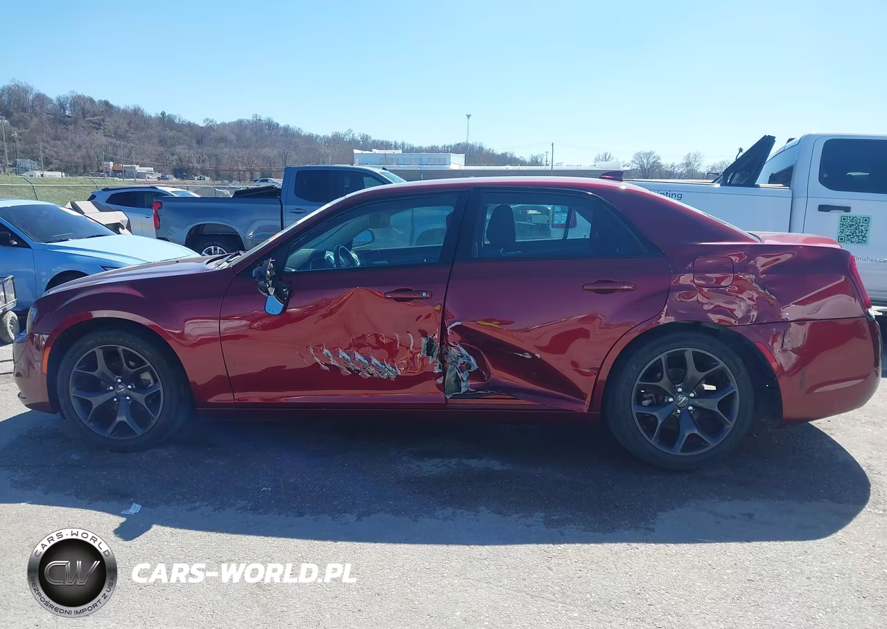 2021 Chrysler 300 Touring VIN:2C3CCAAG6MH562979 - 14