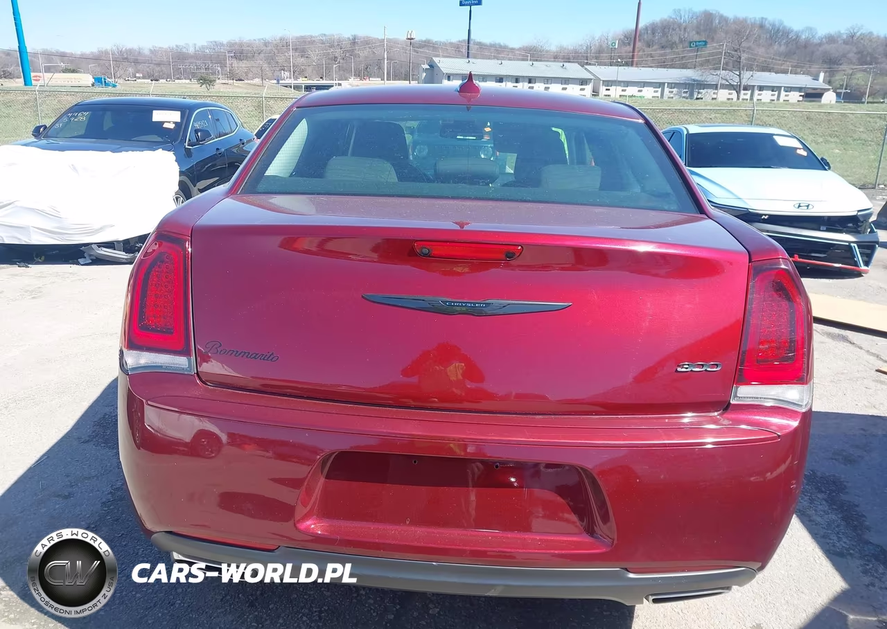 2021 Chrysler 300 Touring VIN:2C3CCAAG6MH562979 - 16