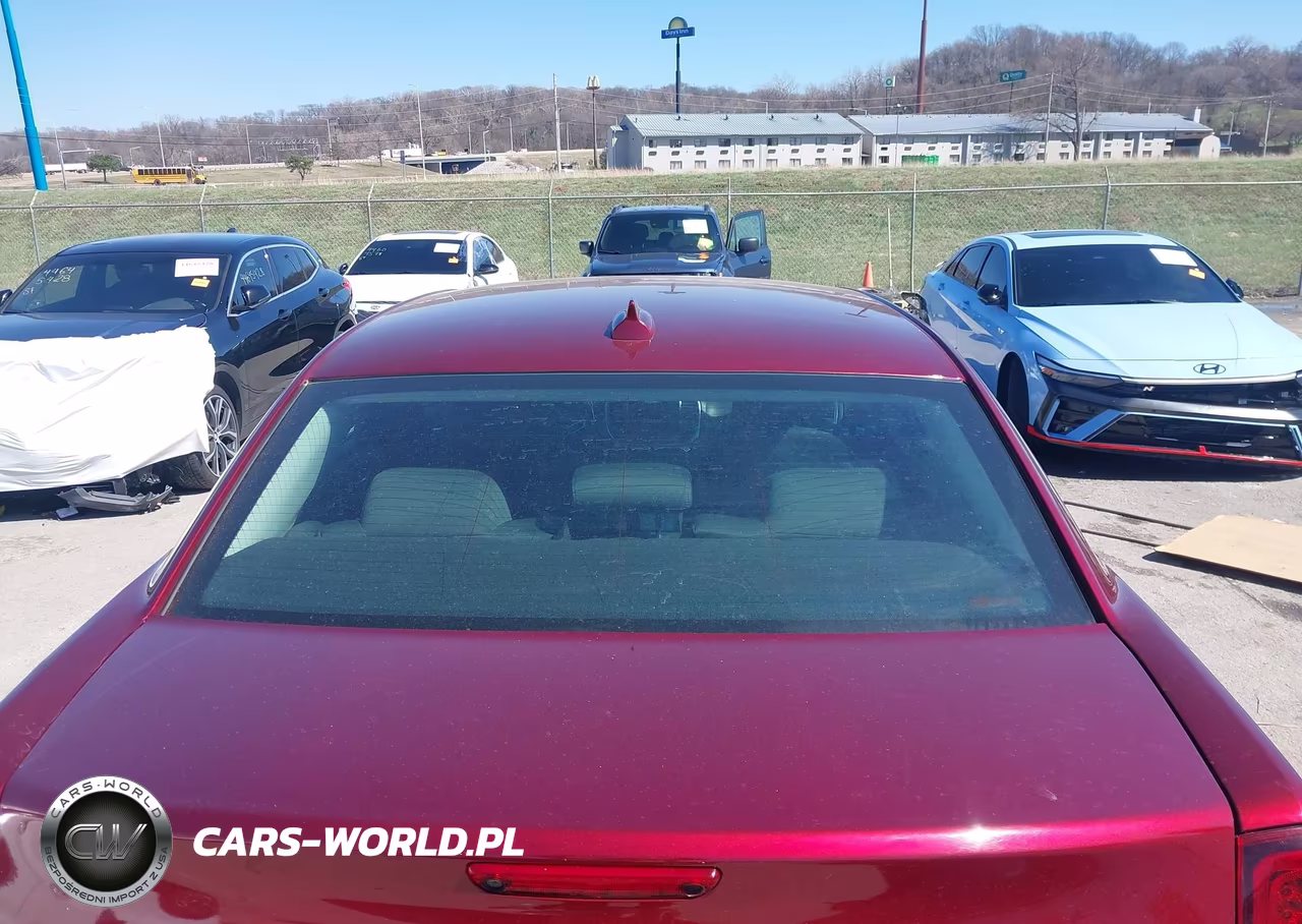 2021 Chrysler 300 Touring VIN:2C3CCAAG6MH562979 - 17