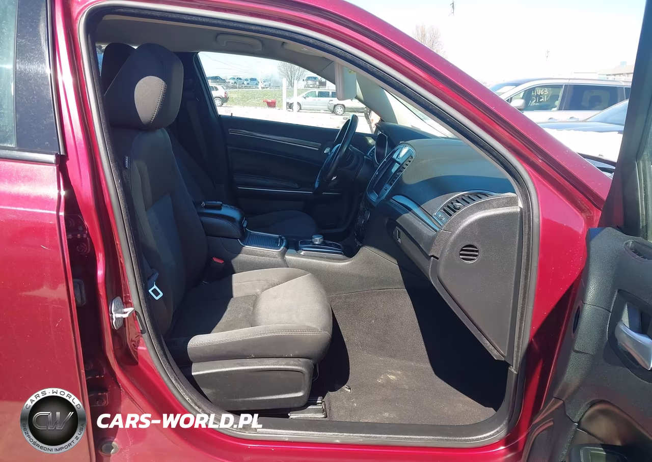 2021 Chrysler 300 Touring VIN:2C3CCAAG6MH562979 - 5