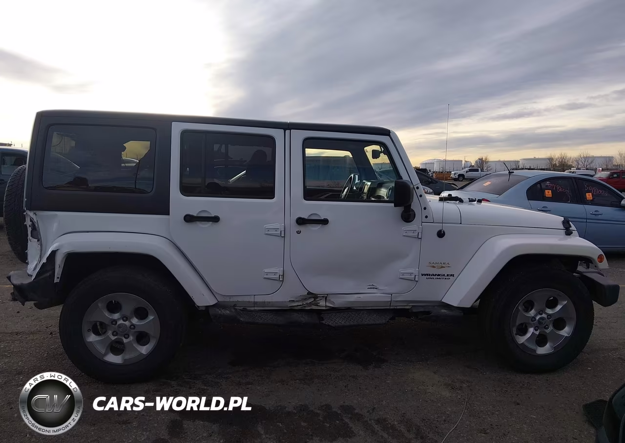 2015 Jeep Wrangler Unlimited Sahara VIN:1C4BJWEG4FL543079 - 13