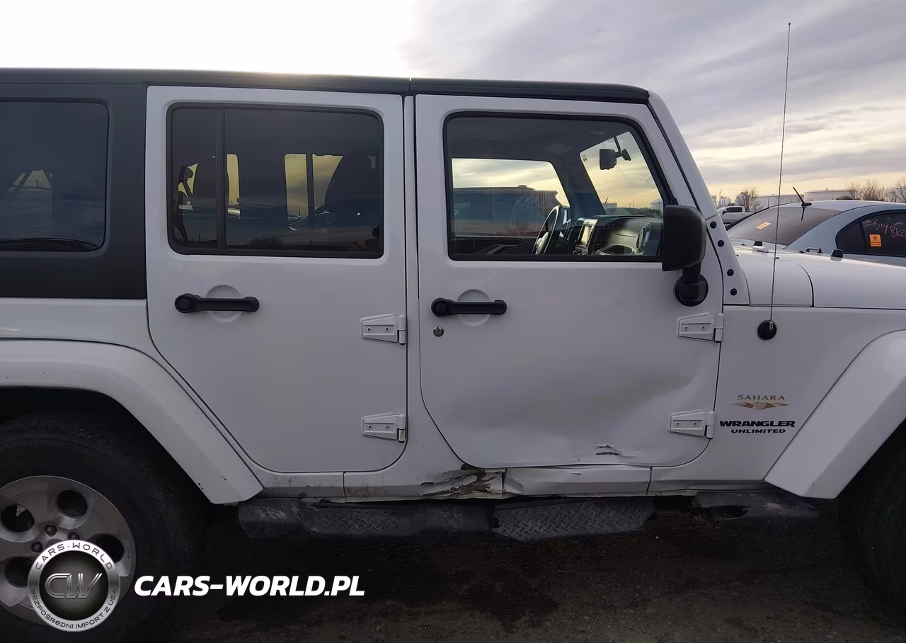 2015 Jeep Wrangler Unlimited Sahara VIN:1C4BJWEG4FL543079 - 18