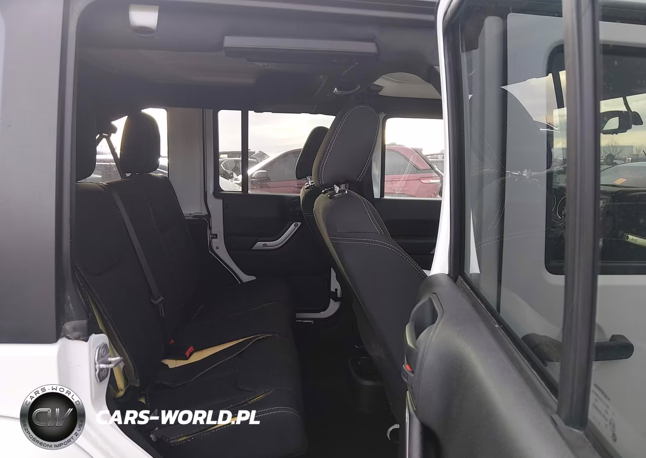 2015 Jeep Wrangler Unlimited Sahara VIN:1C4BJWEG4FL543079 - 8