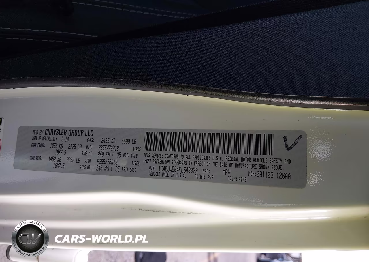2015 Jeep Wrangler Unlimited Sahara VIN:1C4BJWEG4FL543079 - 9