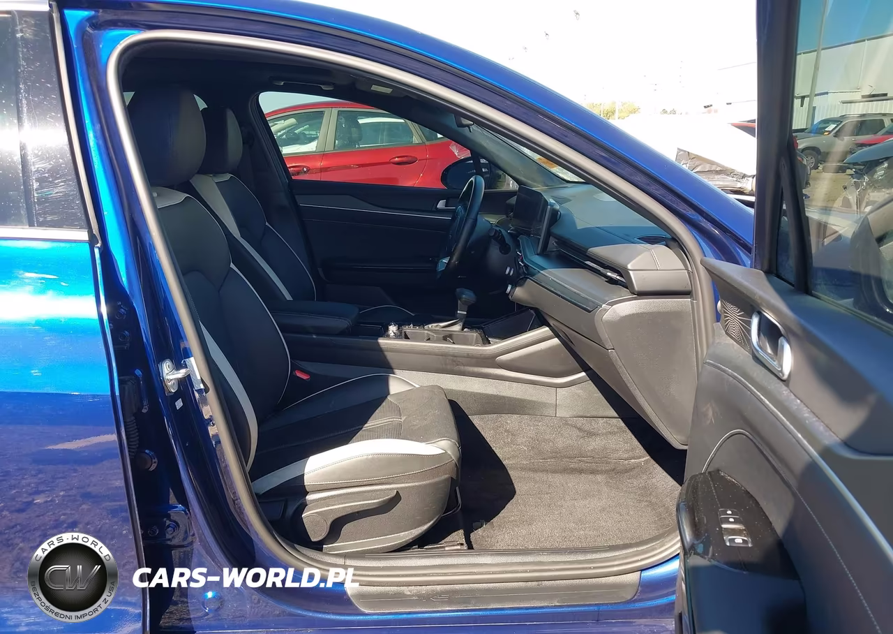 2025 Kia K5 Gt-Line VIN:KNAG64J70S5360579 - 5