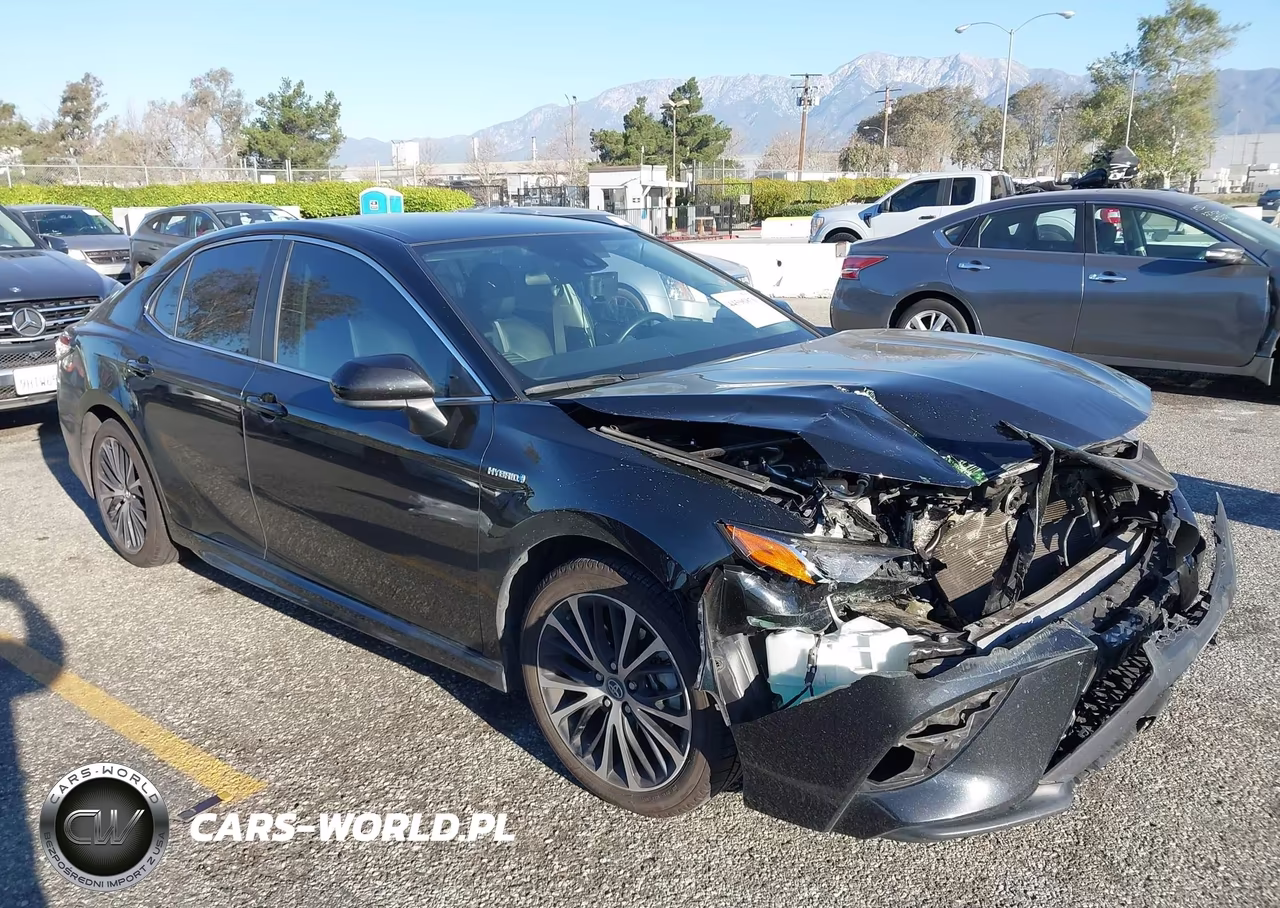 2020 Toyota Camry Se Hybrid – zdjęcie 1 z 19