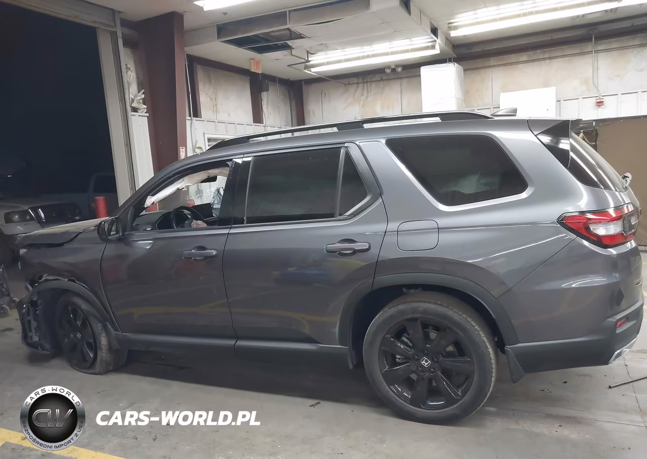 2025 Honda Pilot Black Edition VIN:5FNYG1H9XSB009123 - 14