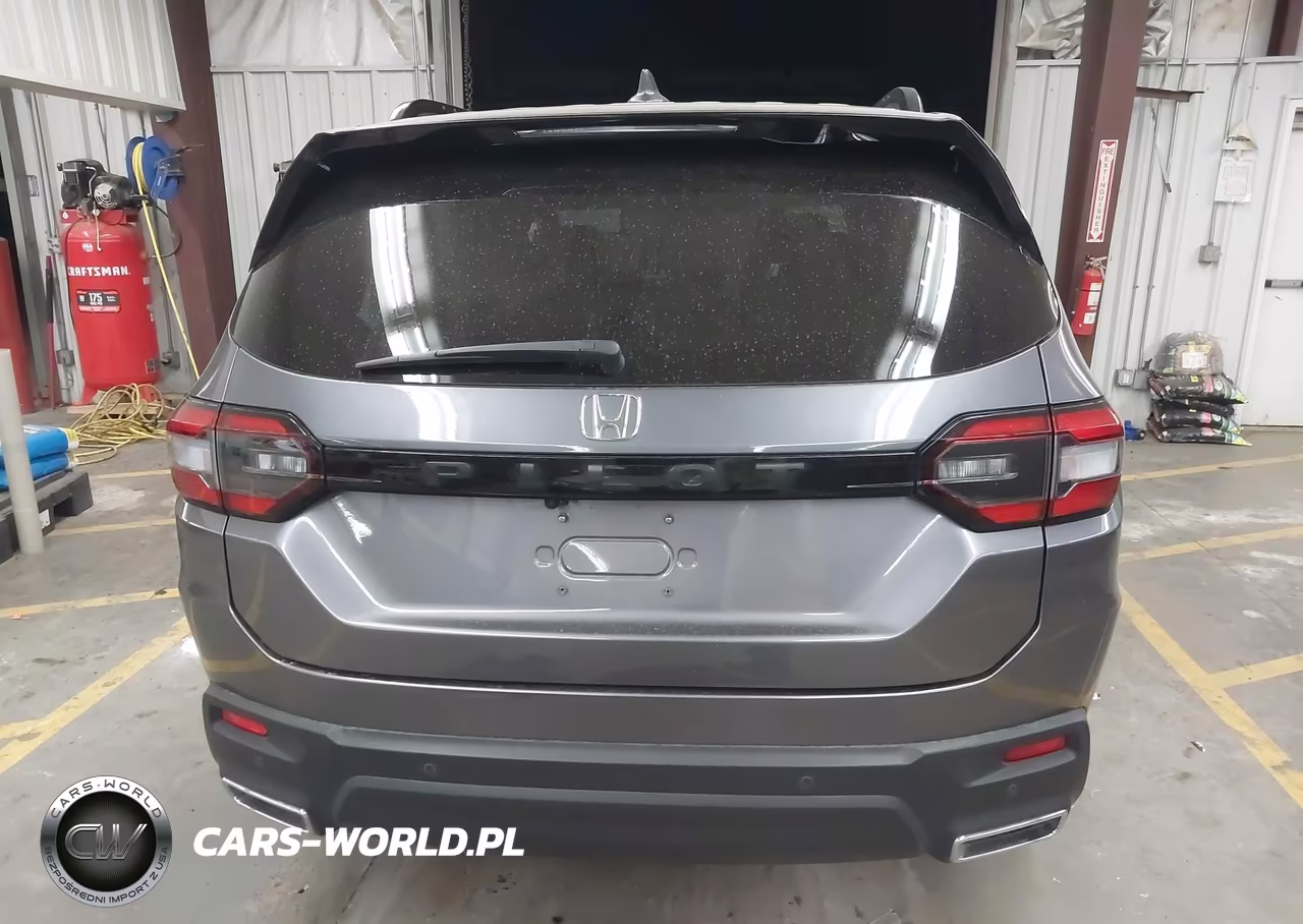 2025 Honda Pilot Black Edition VIN:5FNYG1H9XSB009123 - 16