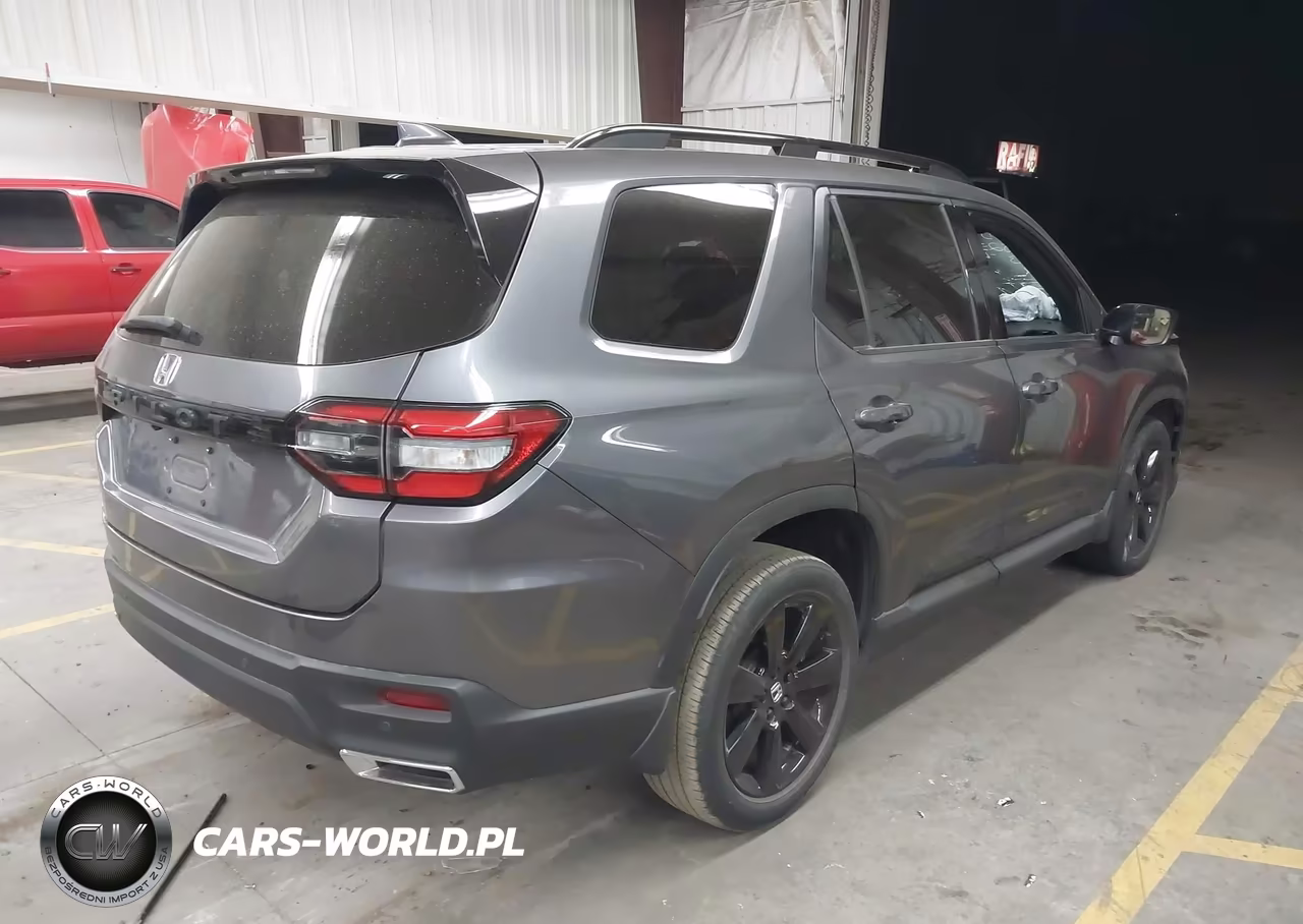 2025 Honda Pilot Black Edition VIN:5FNYG1H9XSB009123 - 4