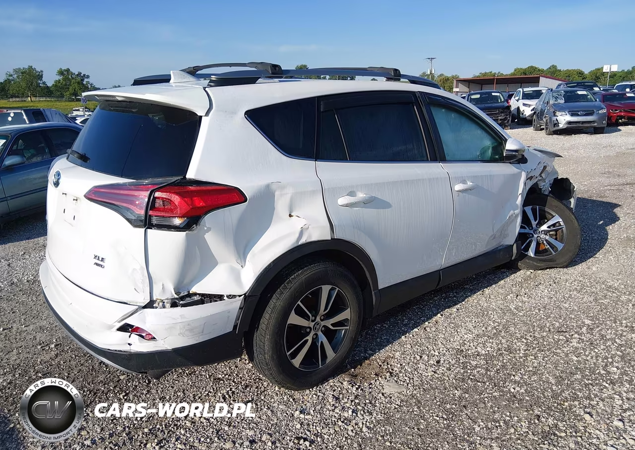 2018 Toyota Rav4 Xle VIN:2T3RFREV6JW730071 - 4