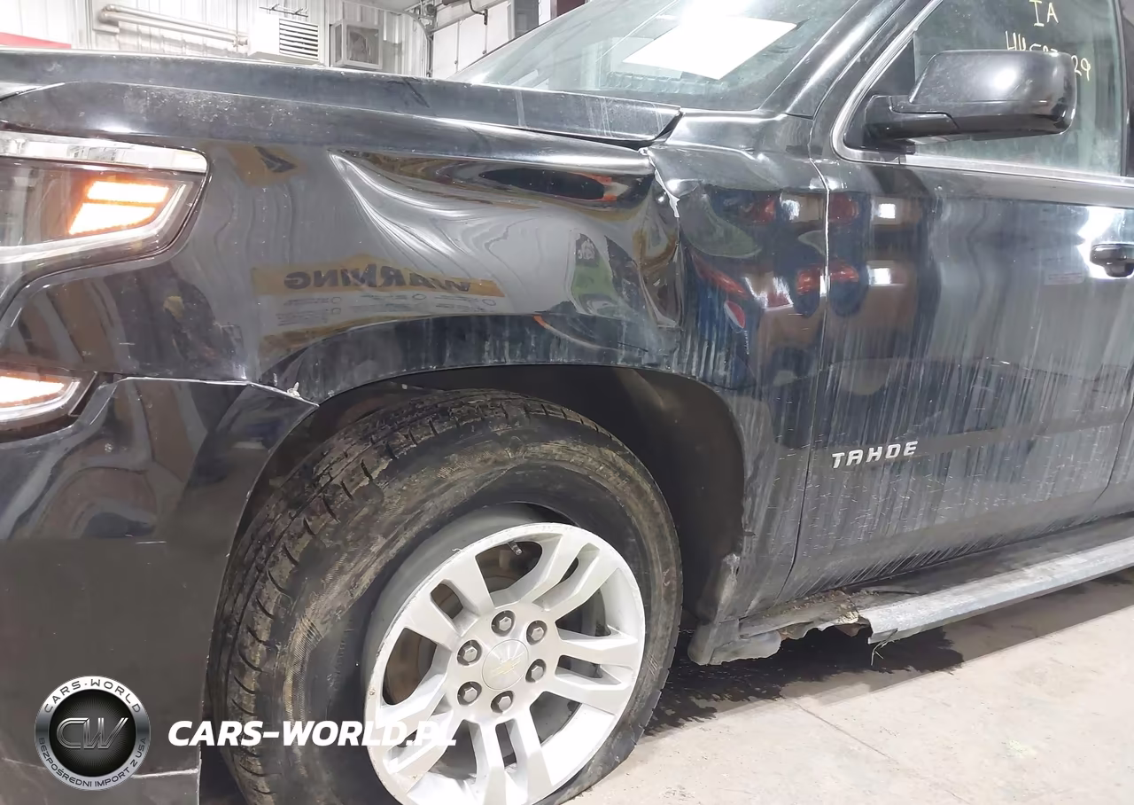 2019 Chevrolet Tahoe Lt VIN:1GNSKBKC7KR388744 - 17