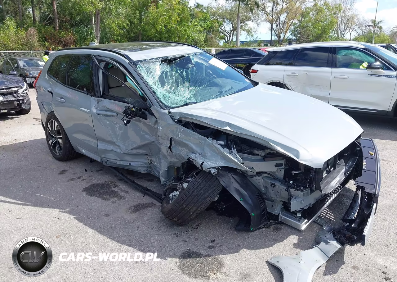 2026 Volvo Xc60 B5 Core – zdjęcie 1 z 16