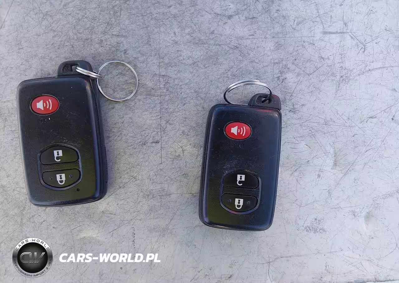 2015 Toyota Prius Two VIN:JTDKN3DU7F1980418 - 11
