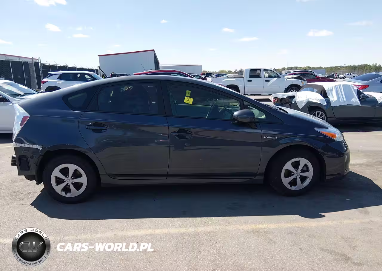 2015 Toyota Prius Two VIN:JTDKN3DU7F1980418 - 14