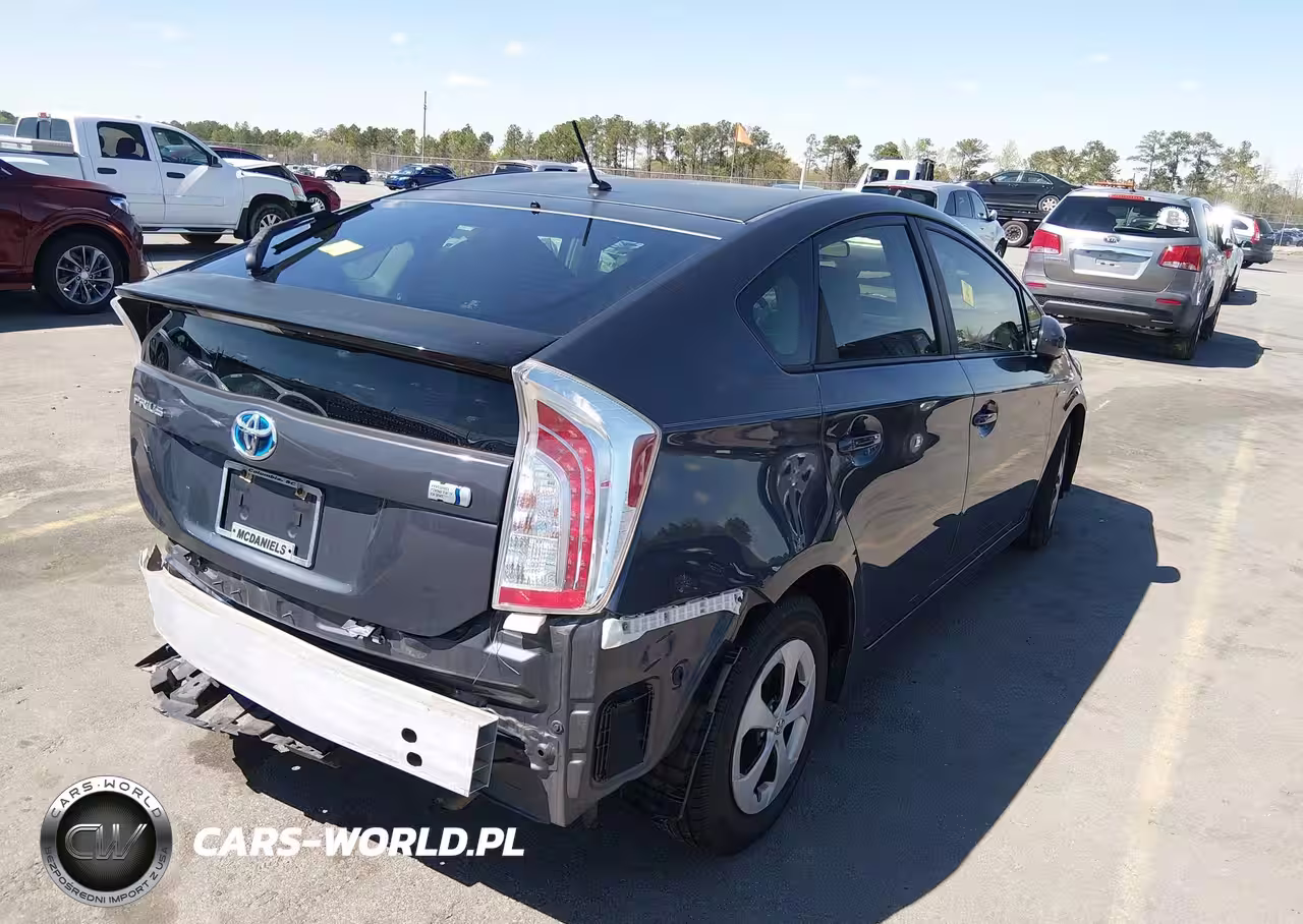 2015 Toyota Prius Two VIN:JTDKN3DU7F1980418 - 4