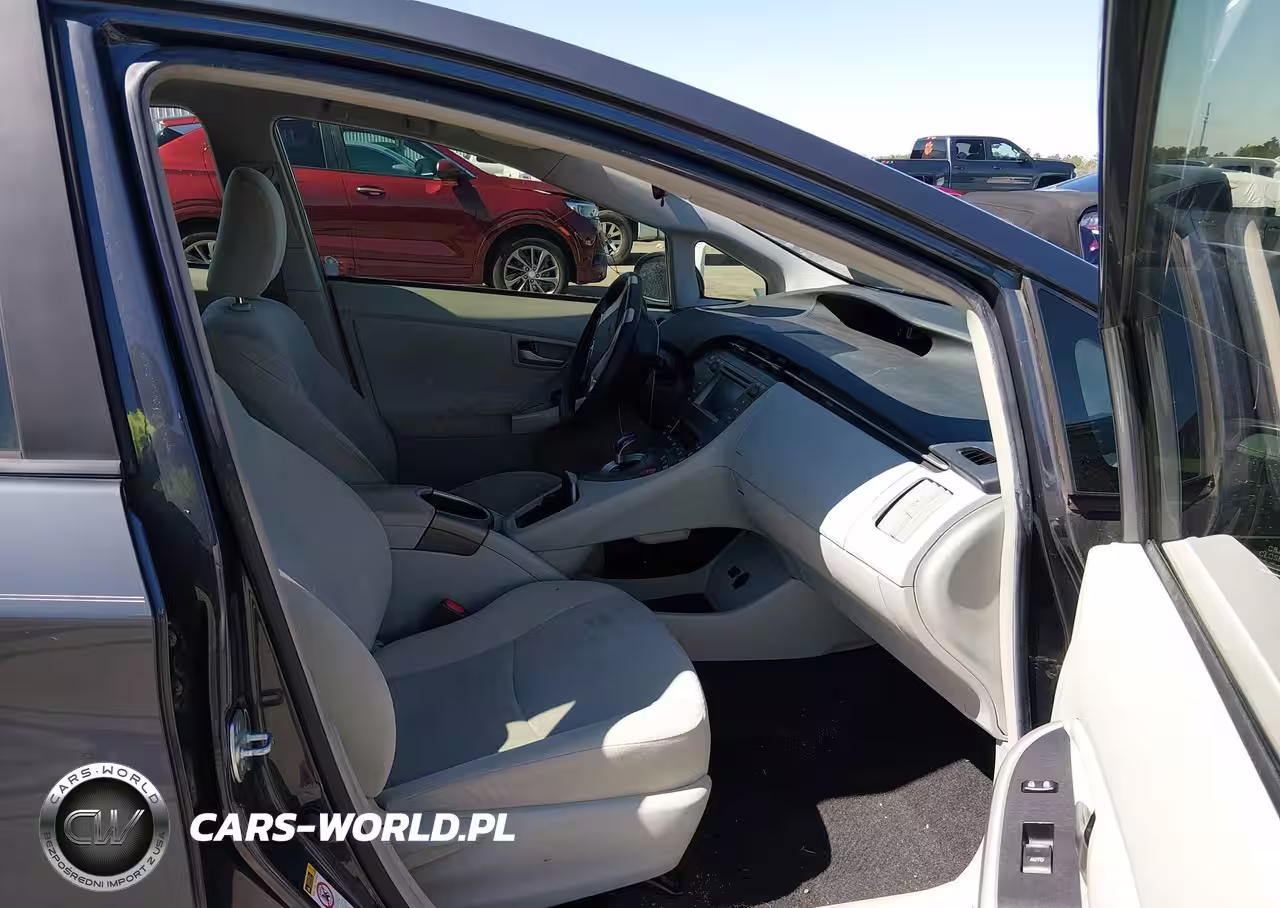 2015 Toyota Prius Two VIN:JTDKN3DU7F1980418 - 5