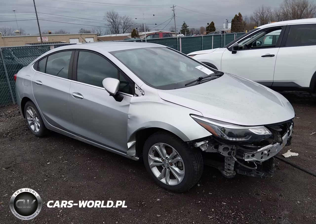 2019 Chevrolet Cruze Lt – zdjęcie 1 z 17