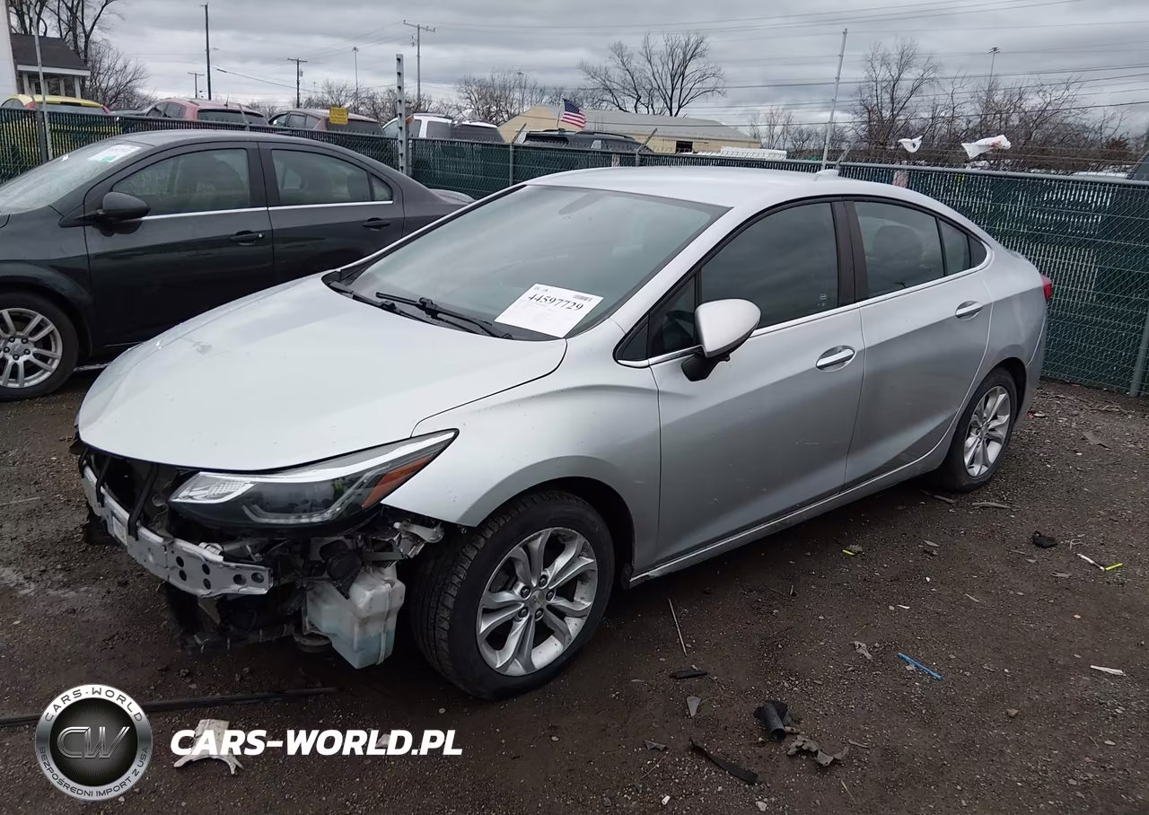 2019 Chevrolet Cruze Lt VIN:1G1BE5SMXK7121631 - 2