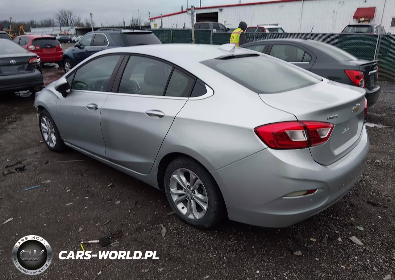 2019 Chevrolet Cruze Lt VIN:1G1BE5SMXK7121631 - 3
