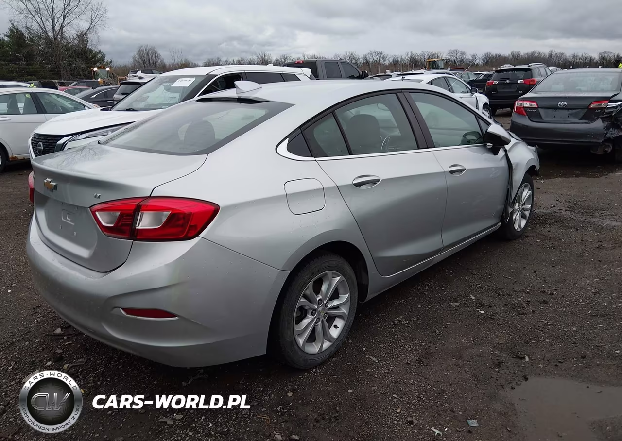 2019 Chevrolet Cruze Lt VIN:1G1BE5SMXK7121631 - 4