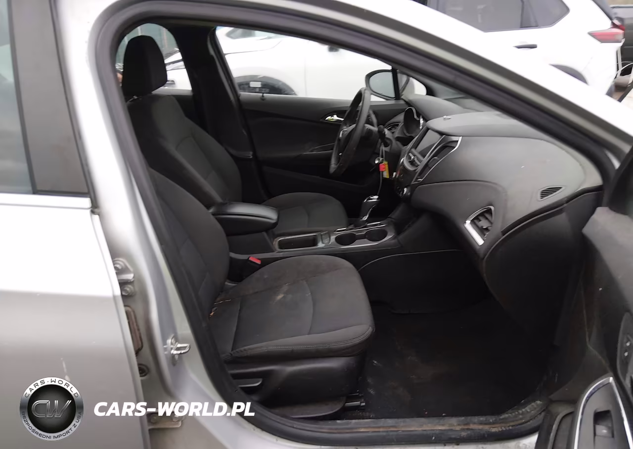 2019 Chevrolet Cruze Lt VIN:1G1BE5SMXK7121631 - 5