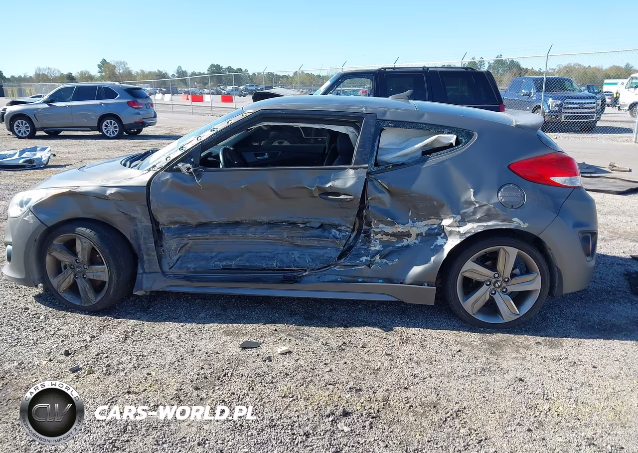2015 Hyundai Veloster Turbo VIN:KMHTC6AE4FU243079 - 14