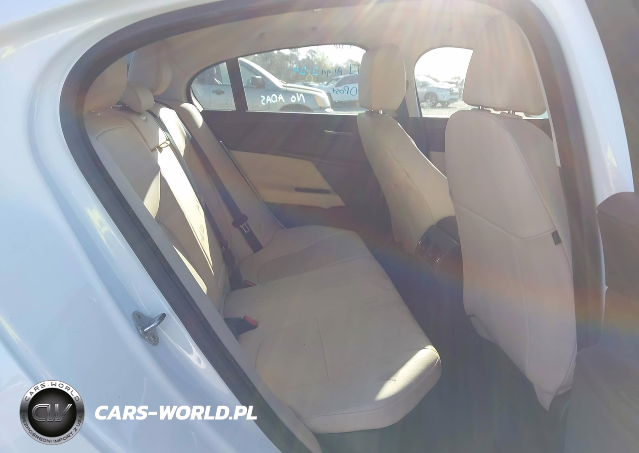 2018 Jaguar Xe 25T Premium VIN:SAJAD4FX1JCP20395 - 8