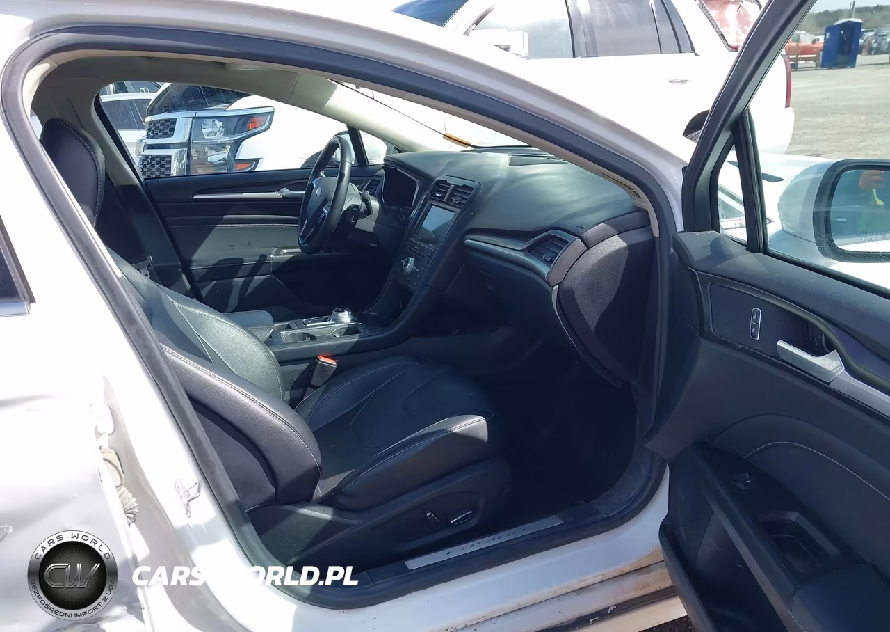 2020 Ford Fusion Titanium VIN:3FA6P0D93LR116964 - 5