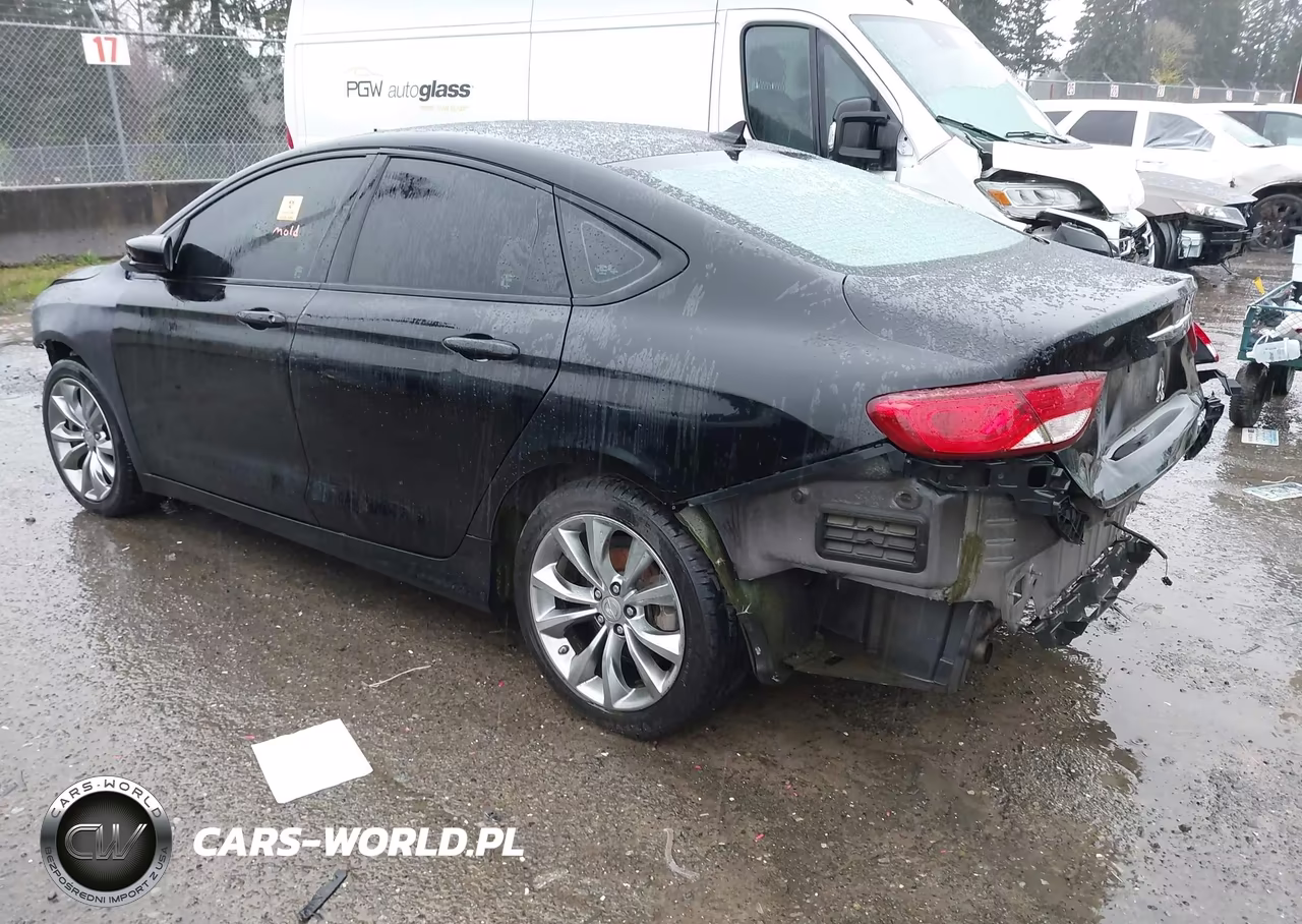 2015 Chrysler 200 S VIN:1C3CCCBG4FN572916 - 3